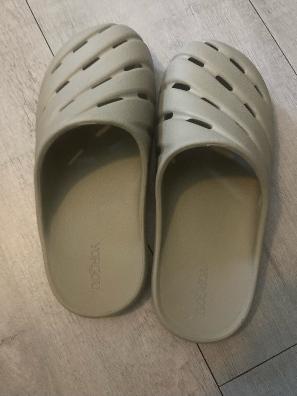 Women's Slip-On Shower Slides in Light Olive
